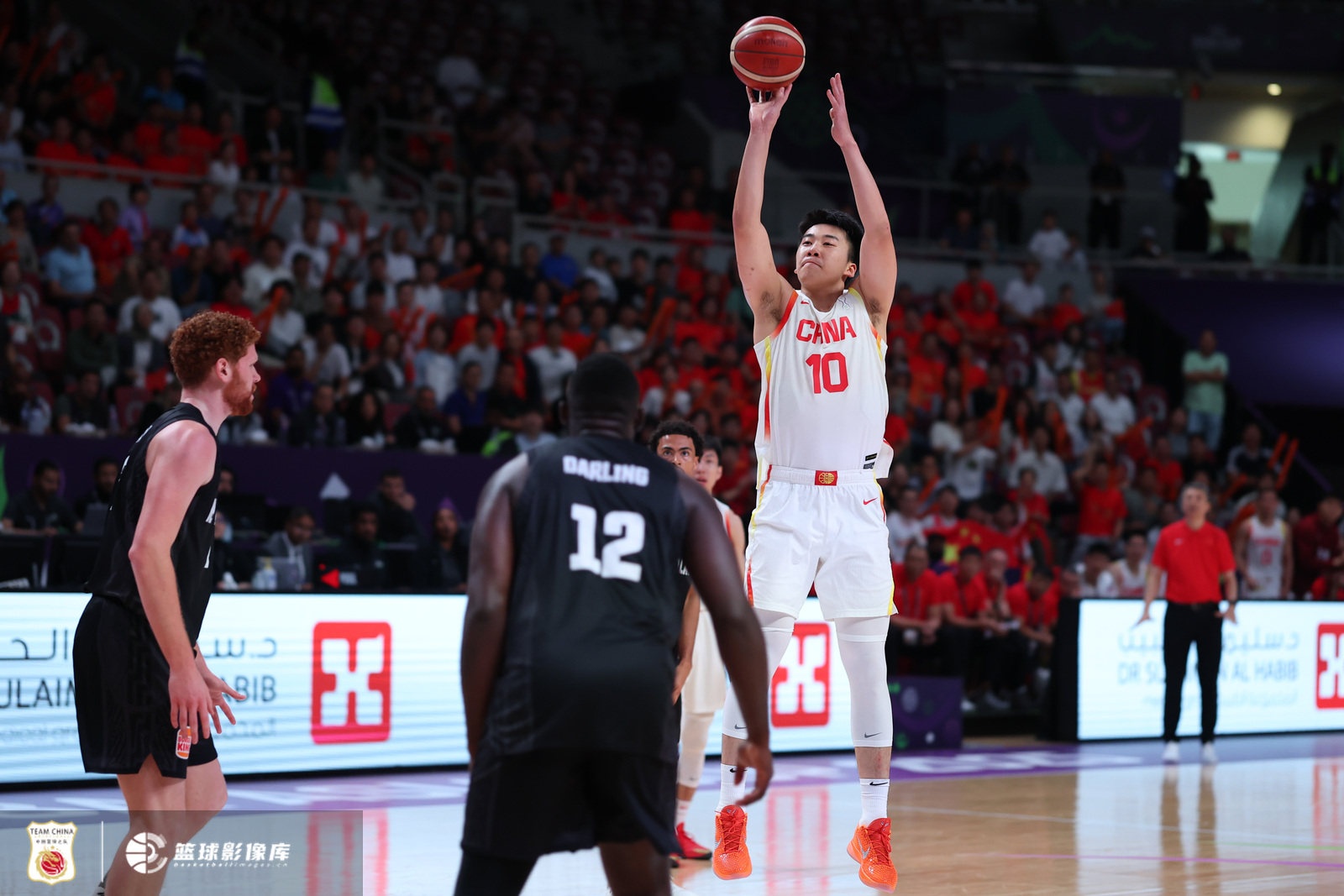 半岛体育app下载-媒体人：王俊杰亚洲杯防守全面&amp;低位进攻是亮点 持球水平仍需提高